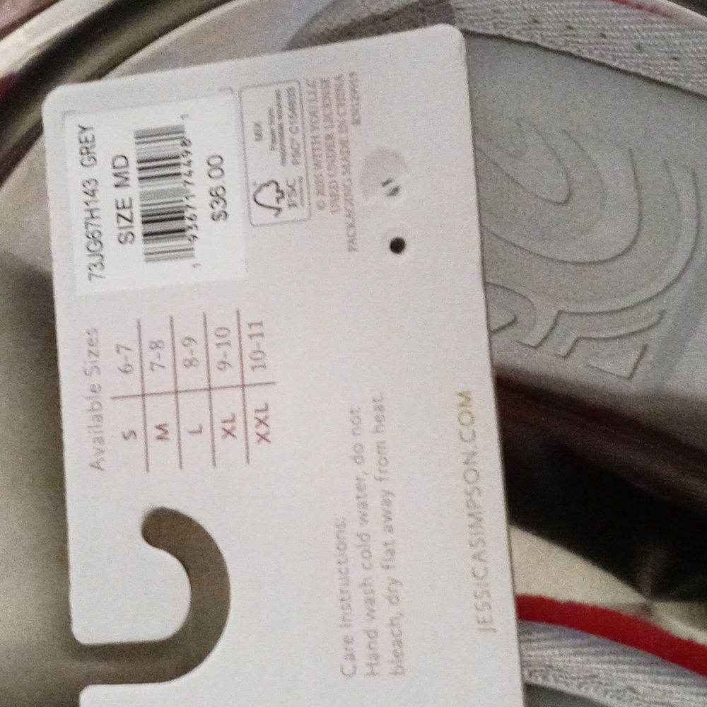 Slippers Medium NWT Gray and Red Cherry - Picture 5 of 8